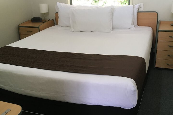 Room 9 of 38