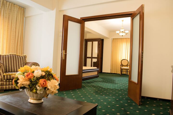 Room 15 of 28