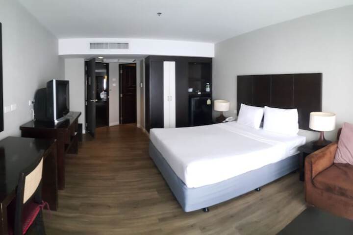 Room 8 of 44