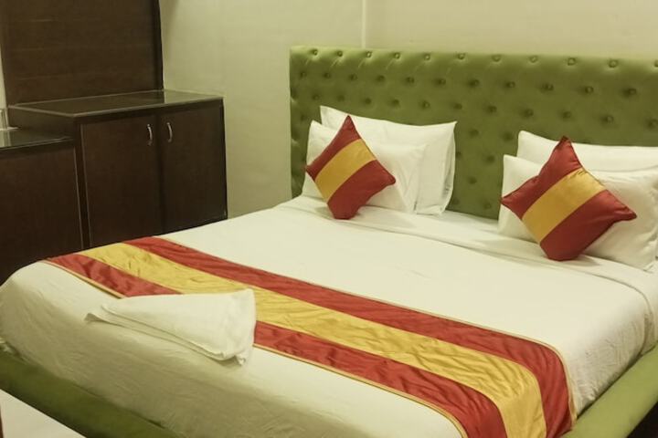 Room 26 of 69