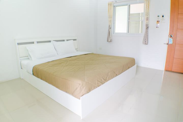 Room 8 of 20