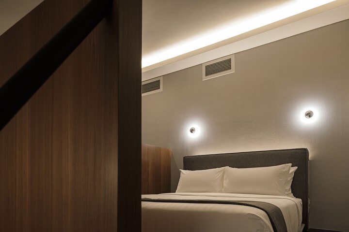 Room 12 of 37