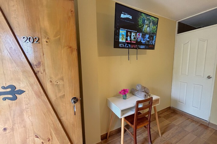 Room 42 of 199