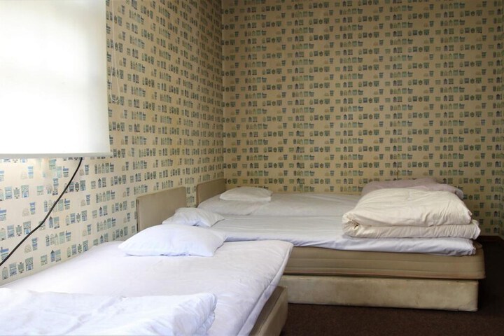 Room 10 of 44