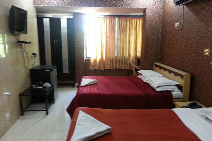 Room 5 of 28