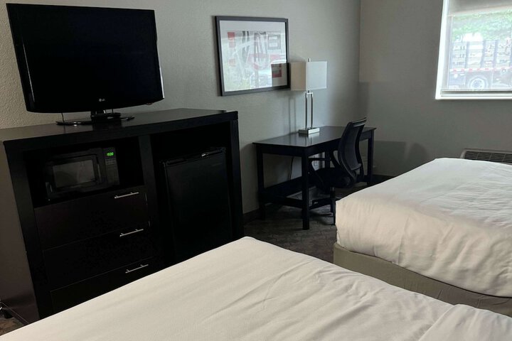 2 Queen Beds Efficiency (5 of 10)