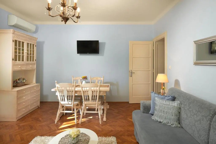Room 2 of 15