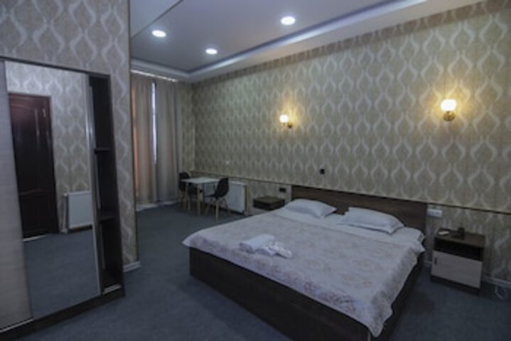 ARENA INN