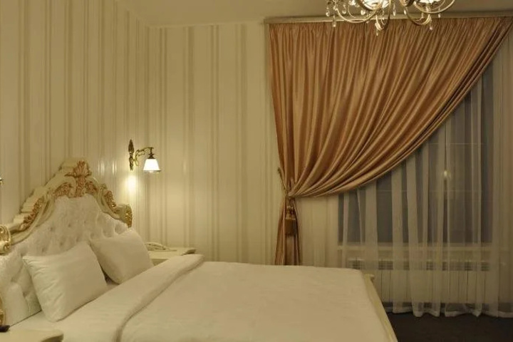 Room 5 of 20