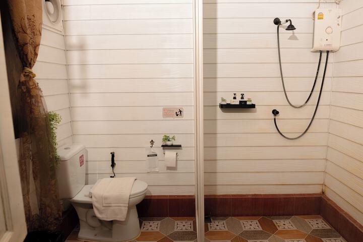 Room 163 of 268