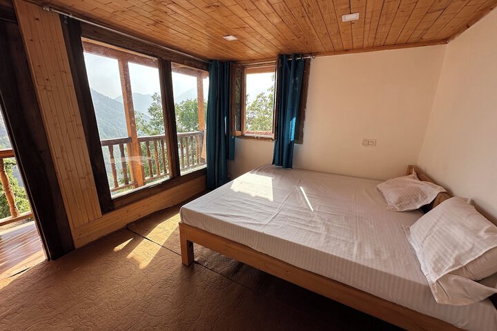 Room 3 of 20
