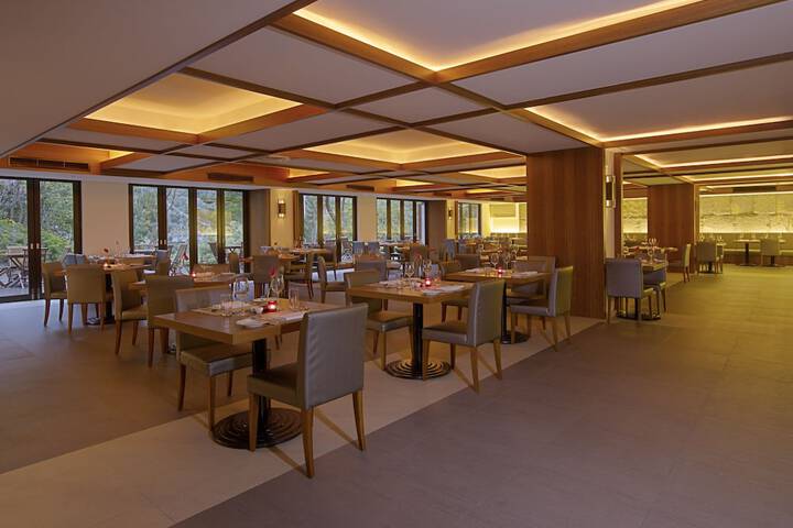 Dining 64 of 92