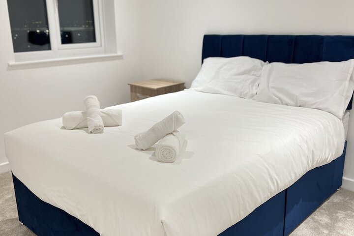 Room 3 of 6