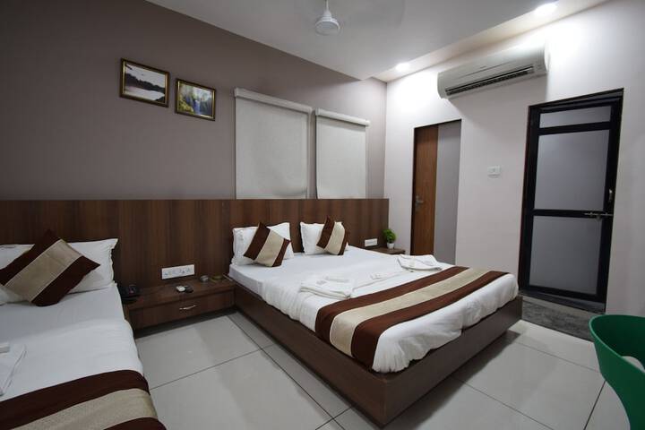 Room 17 of 36
