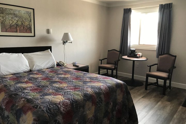 Room 4 of 39