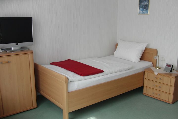 Room 4 of 42