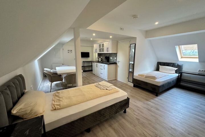 Room 14 of 35