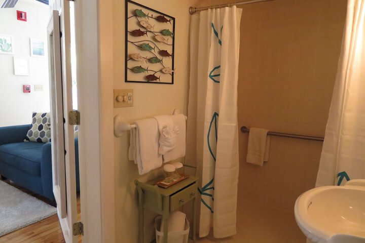 Room 26 of 60