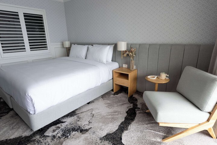 Room 15 of 83