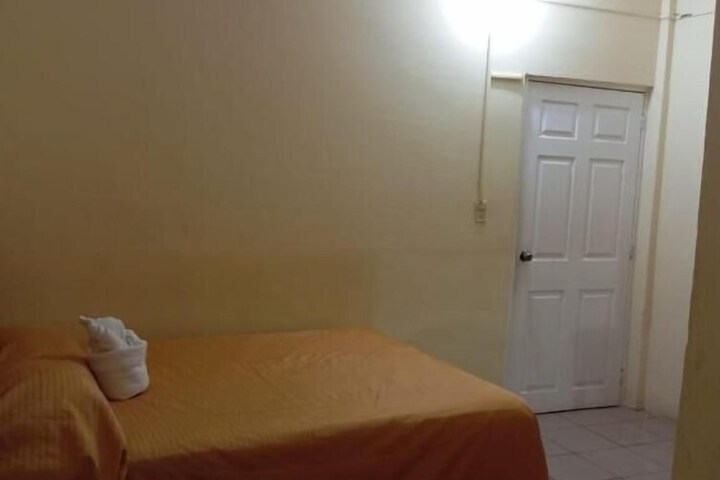 Room 6 of 13