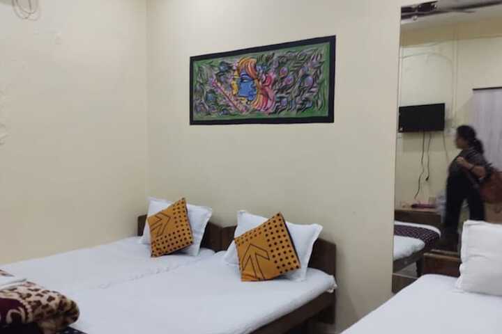 Room 4 of 17