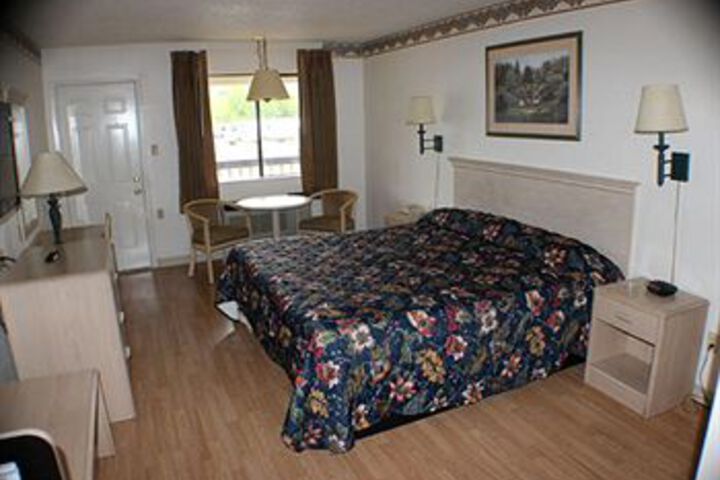 Room 4 of 13