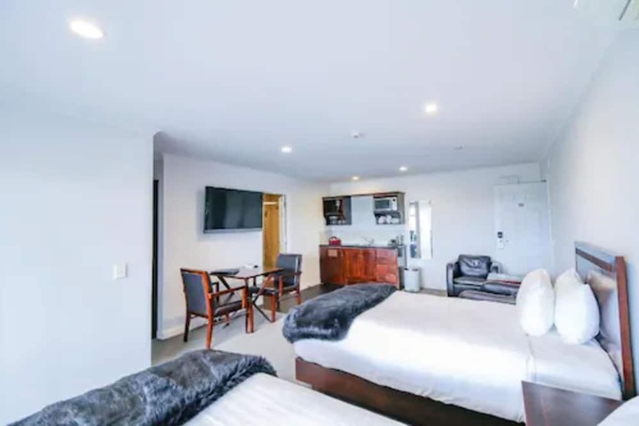 Room 19 of 58