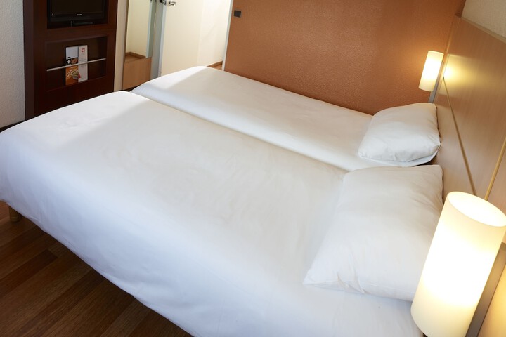 Room 4 of 78