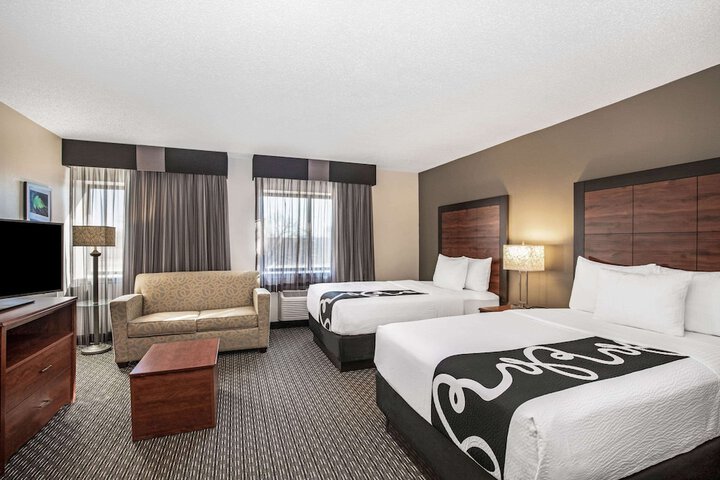2 Double Beds (2 of 8)