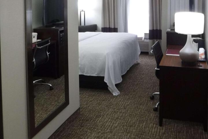 2 Queen Beds (2 of 2)