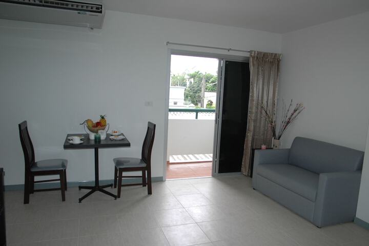 Room 8 of 18