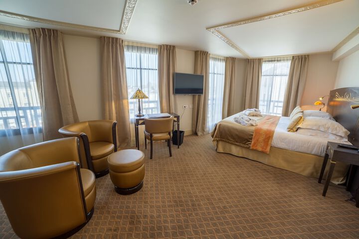 Room 10 of 54