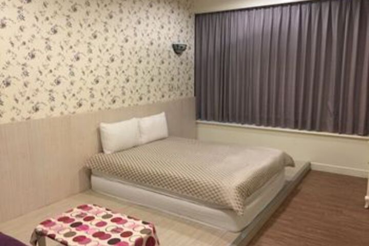 Room 35 of 73