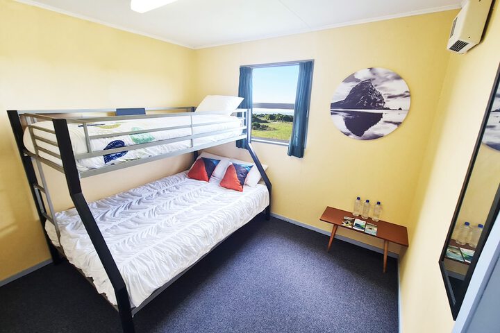 Room 9 of 28
