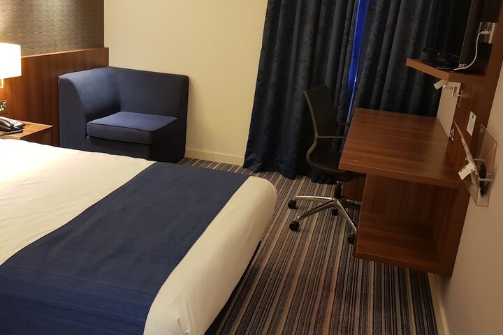 Room 10 of 65