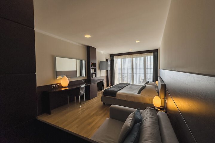 Room 16 of 66