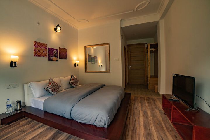 Room 30 of 80