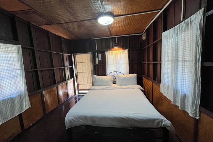 Room 17 of 70