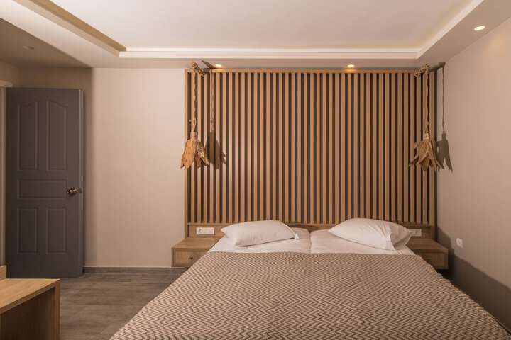Room 16 of 161