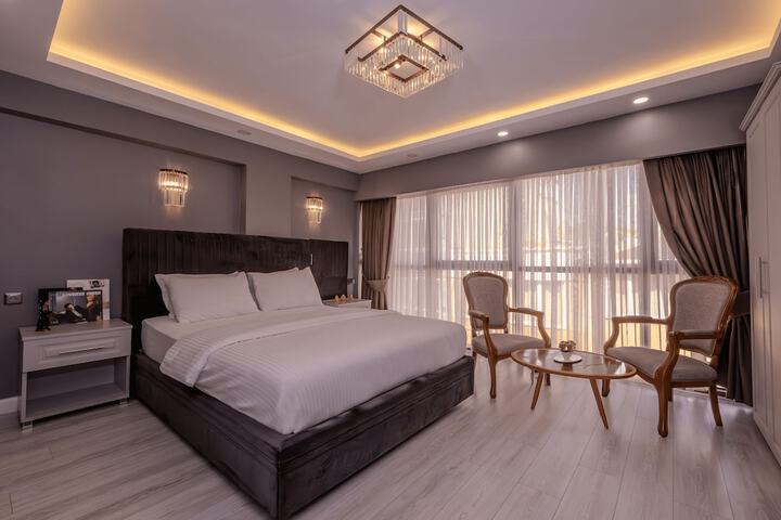 Room 9 of 27