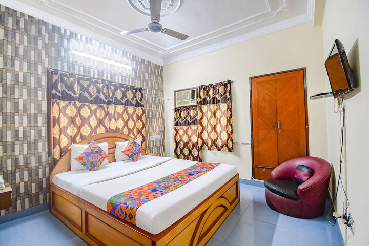 Room 10 of 27