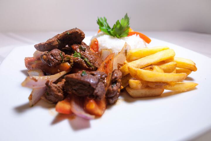 Dining 18 of 24