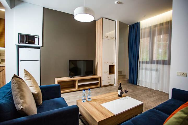 Room 33 of 103