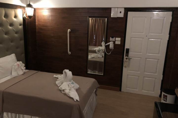 Room 27 of 54