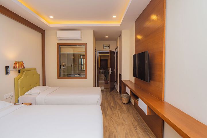 Room 37 of 100