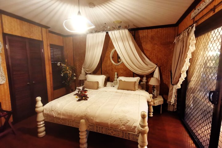 Room 72 of 404