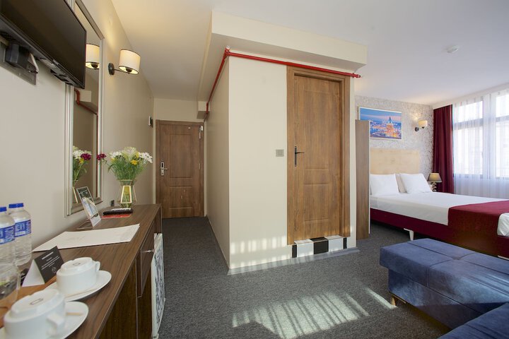 Room 11 of 49