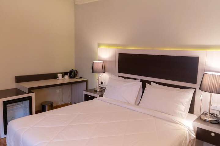 Room 5 of 20