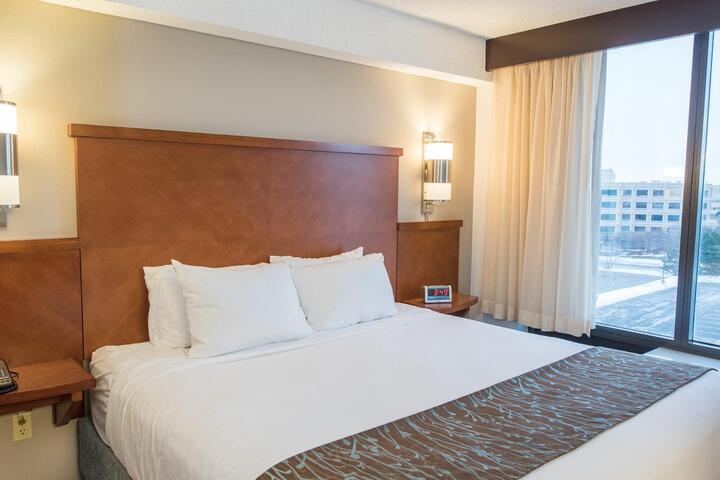1 King Bed with Sofa Bed (7 of 8)