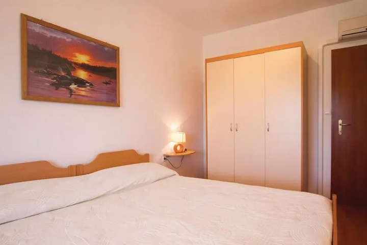 Room 2 of 13
